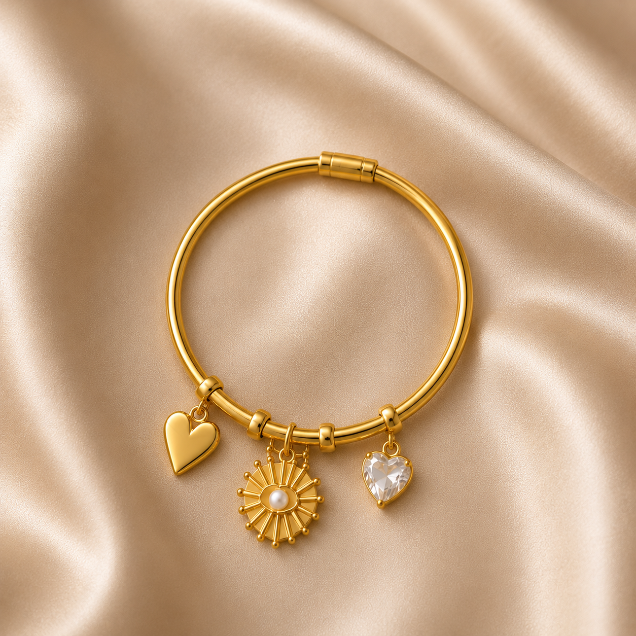 Bracelet Jonc Charms Doré – Cœur, Soleil & Zircon – Acier Inoxydable